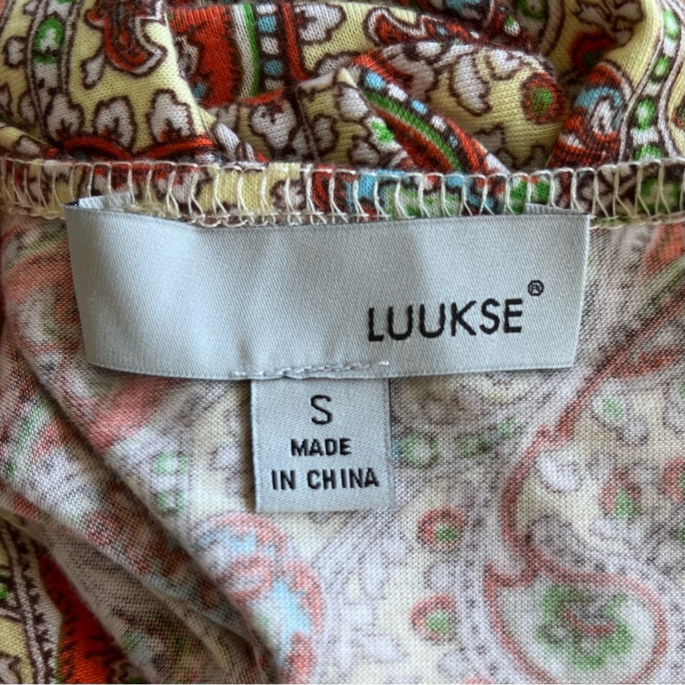 •Luukse• Front Tie Bell Sleeve Cropped Length Top - Size Small - Picture 3 of 8